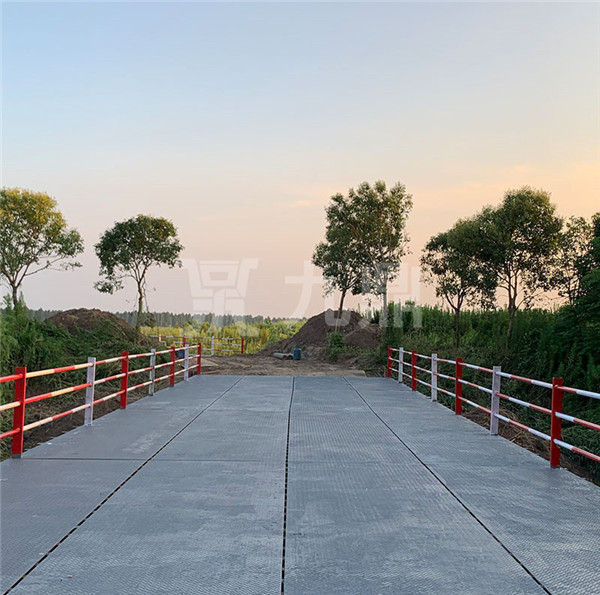 上承式6米(mi)寬鋼(gang)便橋(qiao)